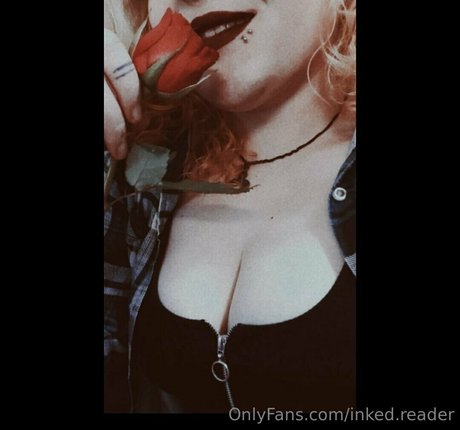 Foto di nudo di fuga di OnlyFans di Inkedreader
