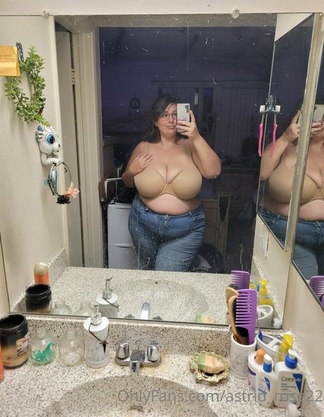 Foto di nudo di fuga di OnlyFans di Astridrose22