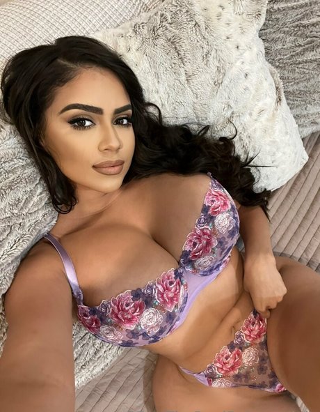 Foto di nudo di fuga di OnlyFans di Sm00ches