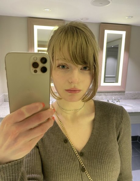 Foto di nudo di fuga di OnlyFans di Ella Freya