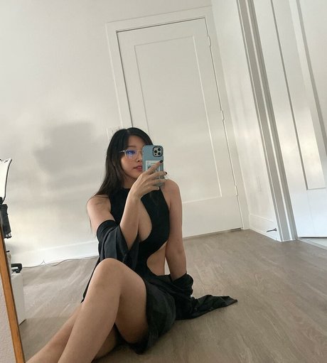 Foto di nudo di fuga di OnlyFans di Aikuros