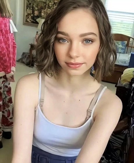 Emma Myers