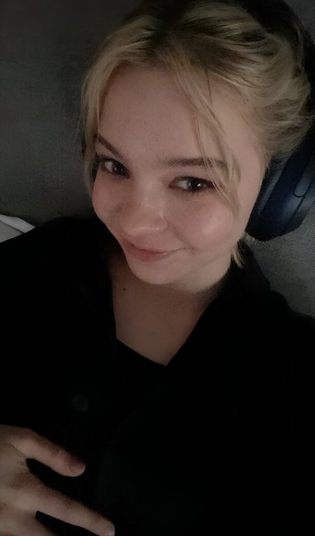 Foto di nudo di fuga di OnlyFans di Emma Myers