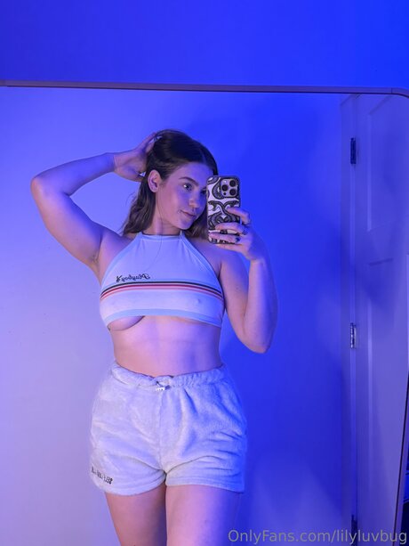 Foto di nudo di fuga di OnlyFans di Lilyluvbug