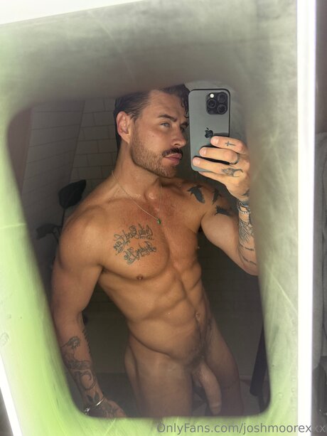 Foto di nudo di fuga di OnlyFans di Joshmoorexxx