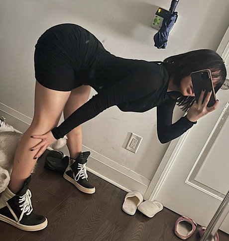Foto di nudo di fuga di OnlyFans di Bapebaee