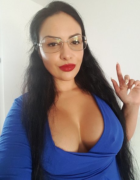 Foto di nudo di fuga di OnlyFans di Ezada Sinn