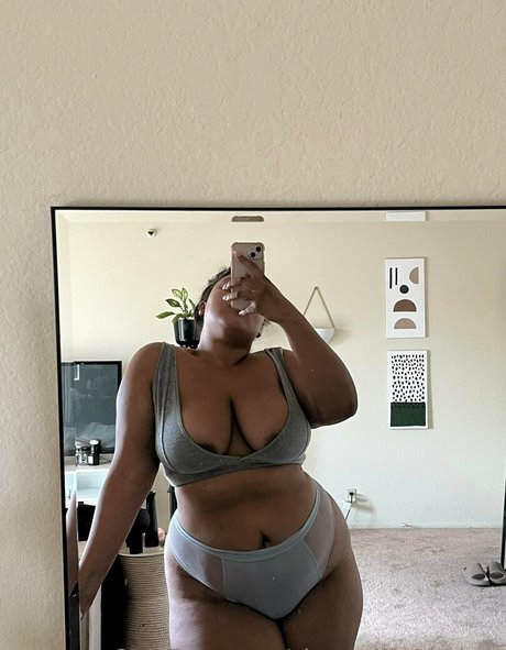 Foto di nudo di fuga di OnlyFans di Chantelles Kitchen