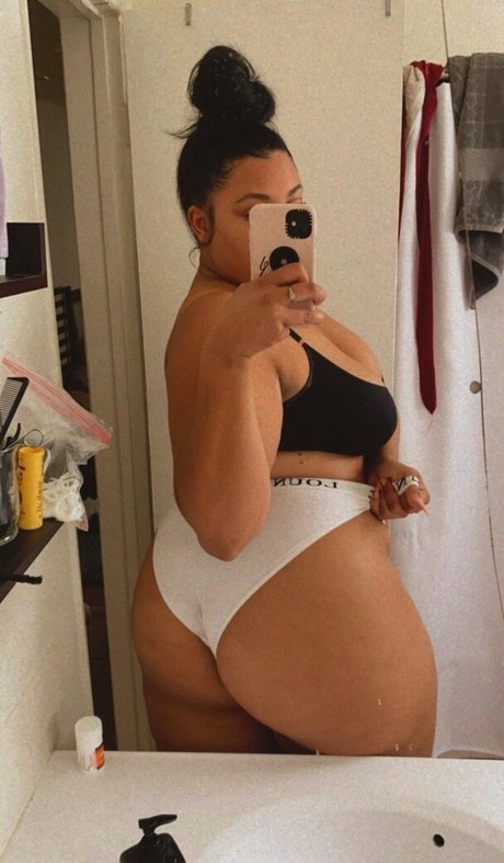 Foto di nudo di fuga di OnlyFans di Chantelles Kitchen