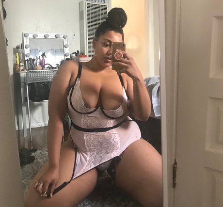 Foto di nudo di fuga di OnlyFans di Chantelles Kitchen
