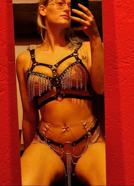 Foto di nudo di fuga di OnlyFans di Luiza Conlaz
