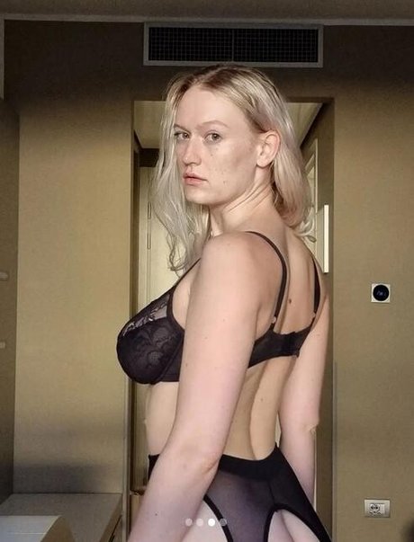 Foto di nudo di fuga di OnlyFans di Luiza Conlaz