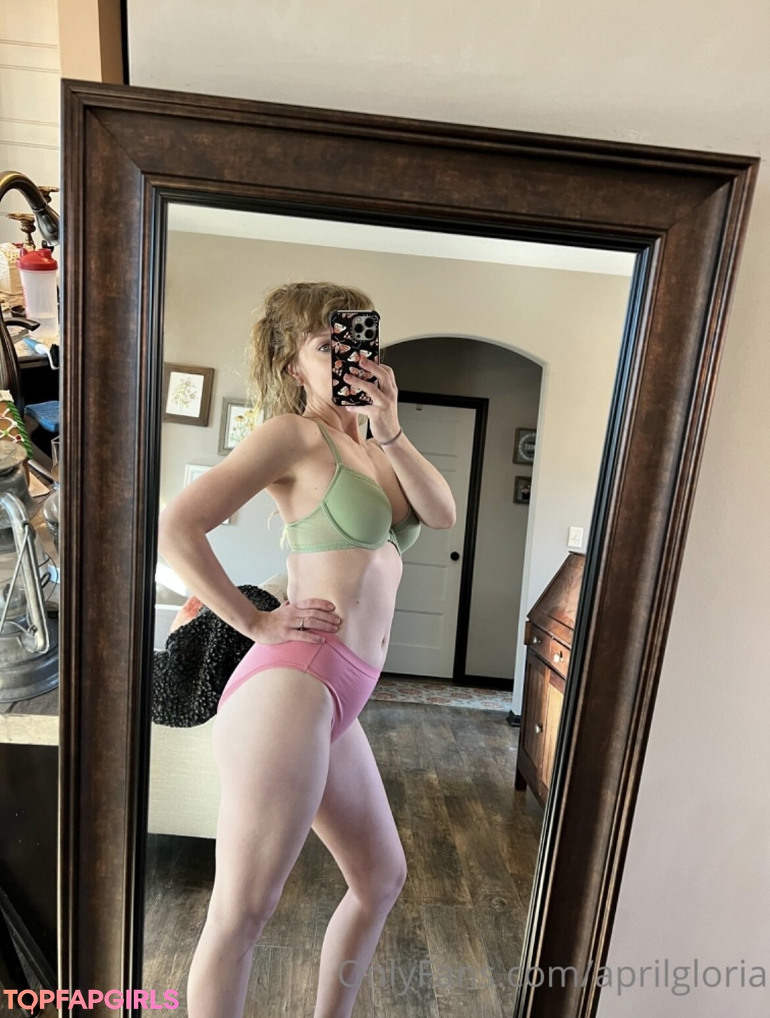 Foto di nudo di fuga di OnlyFans di April Gloria #647