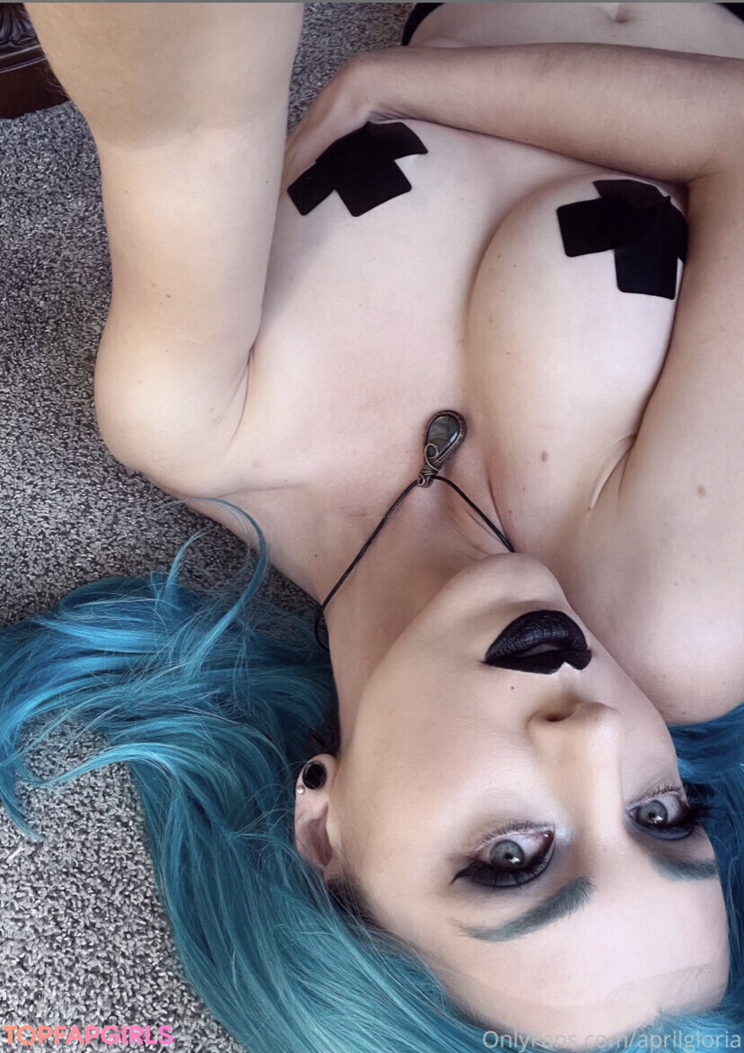 Foto di nudo di fuga di OnlyFans di April Gloria #690
