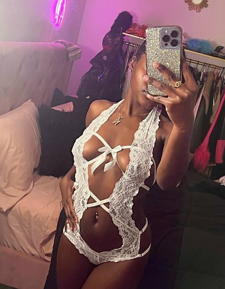 Foto di nudo di fuga di OnlyFans di Juiicyyyfruit