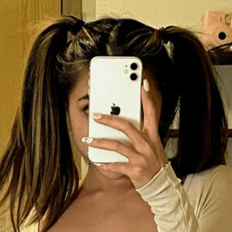 Ellie Bunniexo
