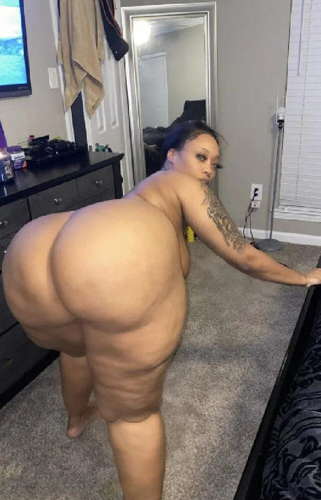 Foto di nudo di fuga di OnlyFans di Synsationn
