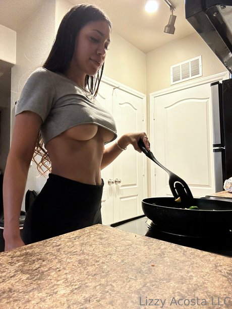 Foto di nudo di fuga di OnlyFans di Lizzy Acosta