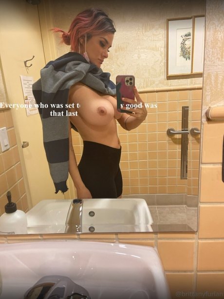 Foto di nudo di fuga di OnlyFans di Brittany Furlan