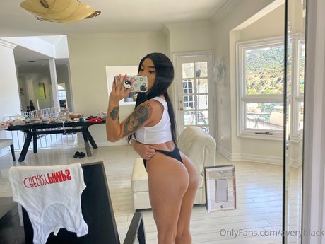 Avery Black