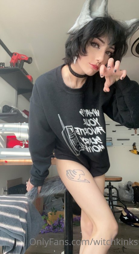 Foto di nudo di fuga di OnlyFans di Witchkinks