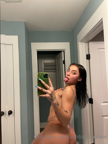 Foto di nudo di fuga di OnlyFans di Ashton Locklear