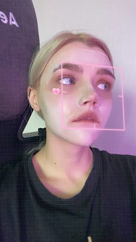 Foto di nudo di fuga di OnlyFans di Allotropp