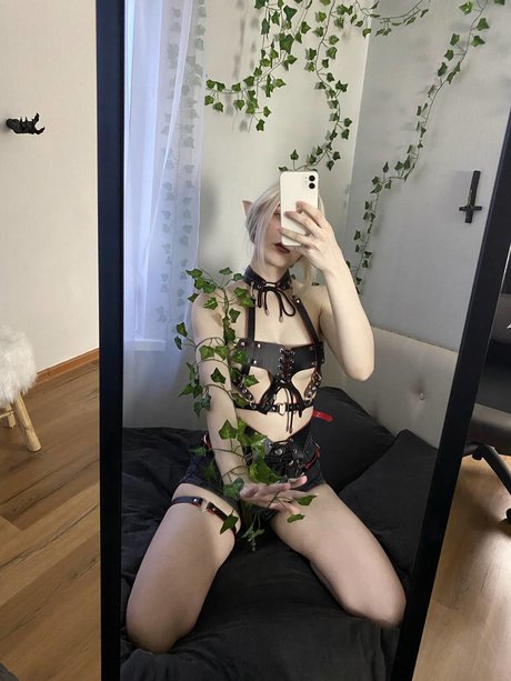 Foto di nudo di fuga di OnlyFans di Allotropp