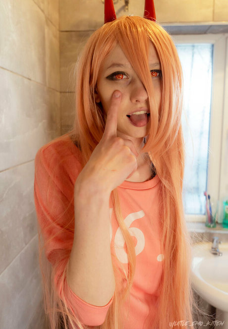 Foto di nudo di fuga di OnlyFans di Little Emo Kitten