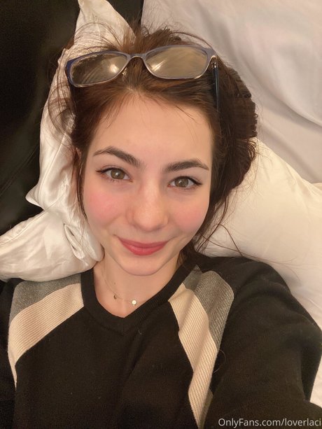 Foto di nudo di fuga di OnlyFans di Loverlaci