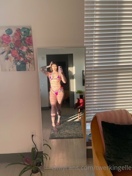 Foto di nudo di fuga di OnlyFans di Oftenelle