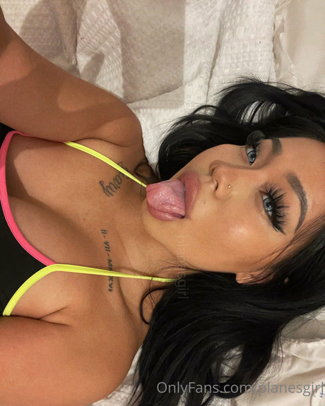 Foto di nudo di fuga di OnlyFans di Planesgirl