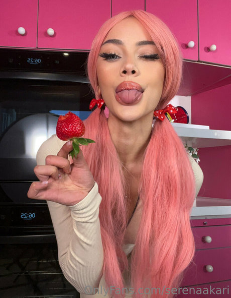 Foto di nudo di fuga di OnlyFans di Serenaakari
