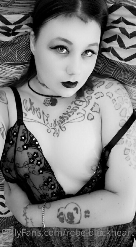 Foto di nudo di fuga di OnlyFans di Rebelblackheart