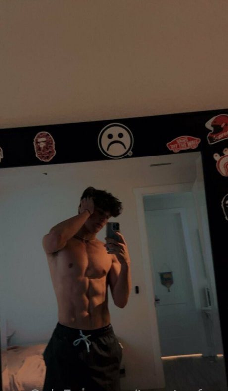 Foto di nudo di fuga di OnlyFans di Twentoofree