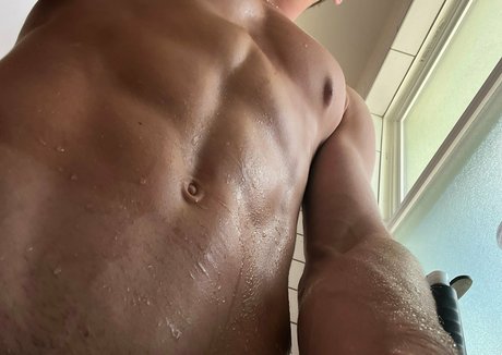 Foto di nudo di fuga di OnlyFans di Twentoofree