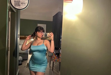 Foto di nudo di fuga di OnlyFans di Charlotte Stocks
