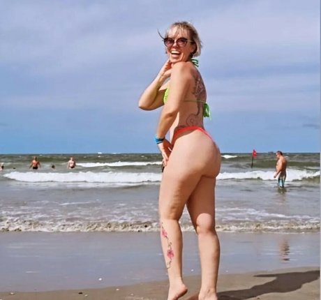 Foto di nudo di fuga di OnlyFans di Vanessa Carazzo