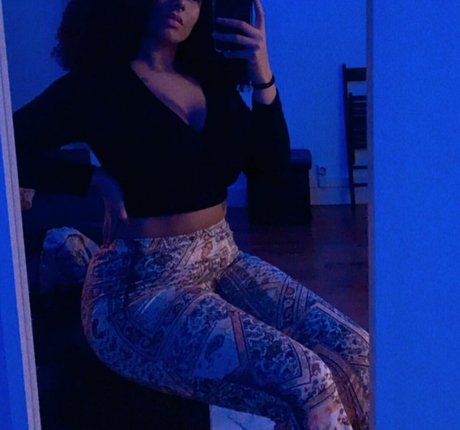 Foto di nudo di fuga di OnlyFans di Ines Curly