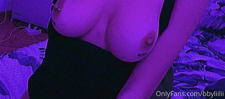 Foto di nudo di fuga di OnlyFans di Bbyliilii