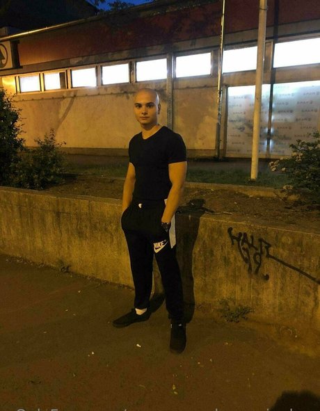 Youngmusclegrowingboy