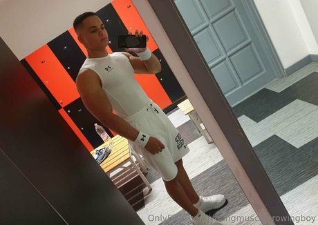Youngmusclegrowingboy