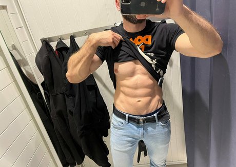 Foto di nudo di fuga di OnlyFans di Ralph852