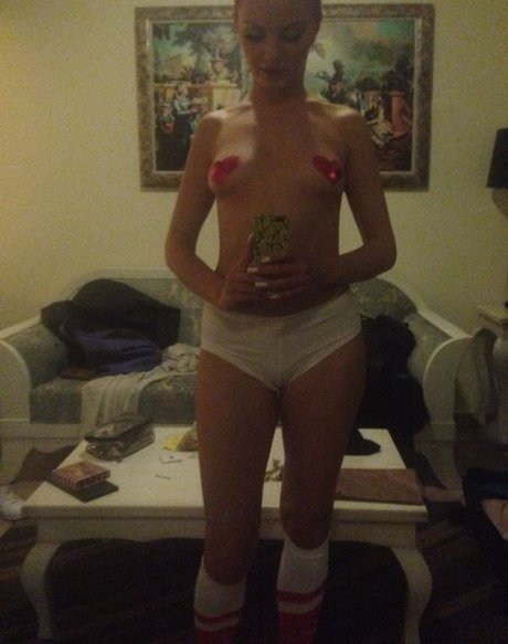 Foto di nudo di fuga di OnlyFans di Alexandra Stan