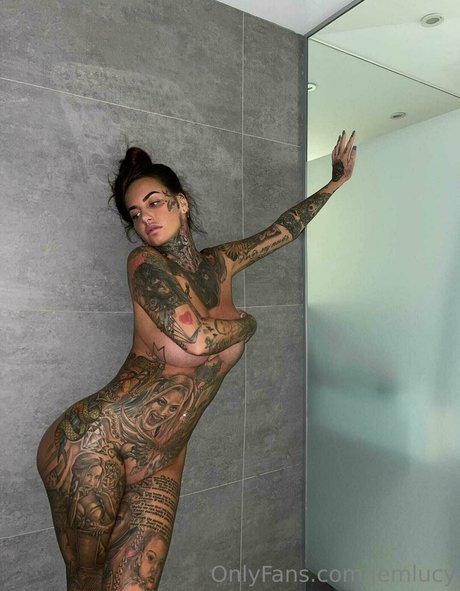 Foto di nudo di fuga di OnlyFans di Jemlucy
