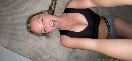 Anya Truaxx
