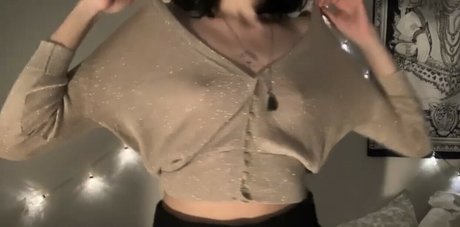 Foto di nudo di fuga di OnlyFans di Xanikca