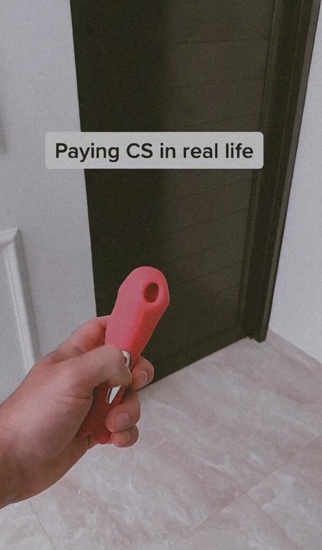 Foto di nudo di fuga di OnlyFans di Bun Maska Chokri