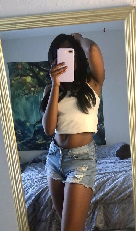 Foto di nudo di fuga di OnlyFans di Aprilraeee