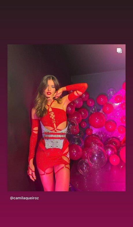 Foto di nudo di fuga di OnlyFans di Camila Queiroz